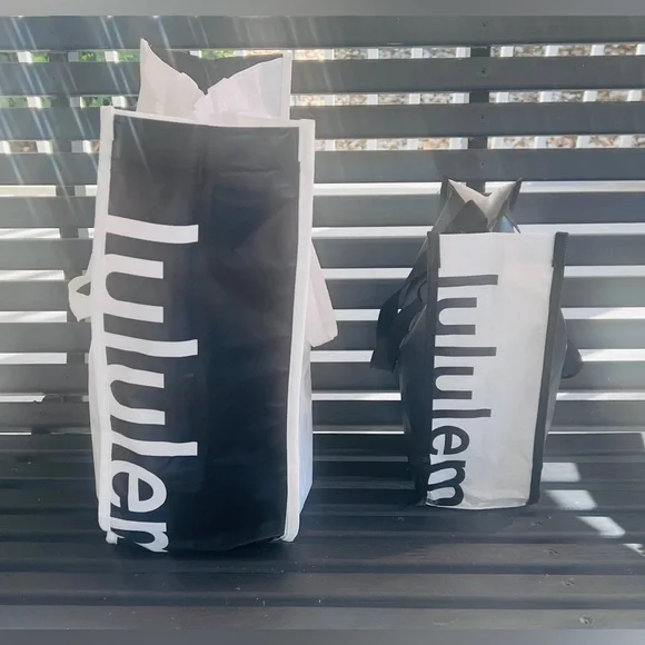 lululemon athletica White and Black Tote Bags - Picture 3 of 3